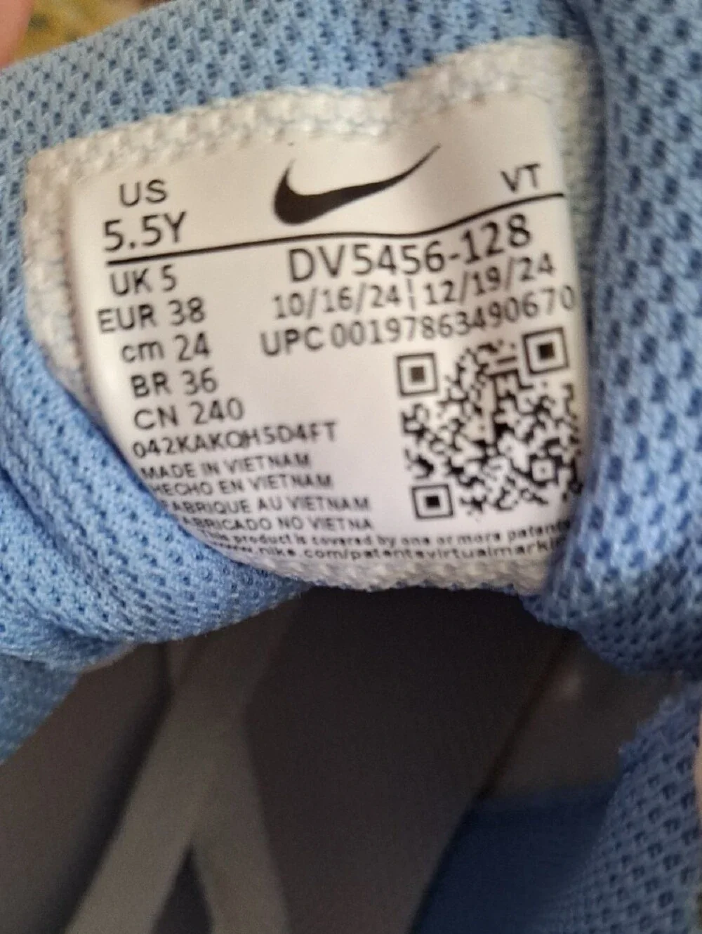 Nike Kids White and Sky Blue Low-Top Sneakers